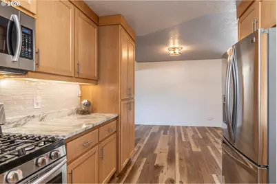 225 SE Stevenson Ave, Myrtle Creek, OR 97457 - Photo 13