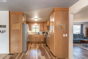 225 SE Stevenson Ave, Myrtle Creek, OR 97457 - Photo 9