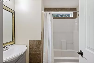 9700 SW Tualatin Rd #18, Tualatin, OR 97062 - Photo 17