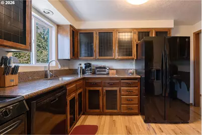645 SE 4th St, Newport, OR 97365 - Photo 9