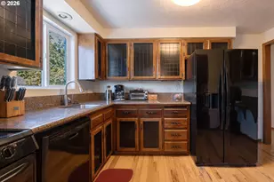 645 SE 4th St, Newport, OR 97365 - Photo 9