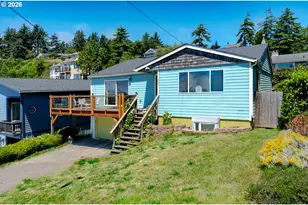 645 SE 4th St, Newport, OR 97365 - Photo 1