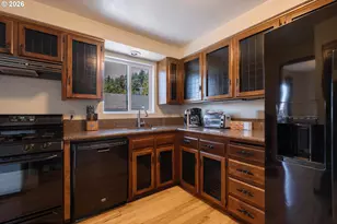 645 SE 4th St, Newport, OR 97365 - Photo 7
