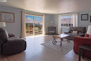 645 SE 4th St, Newport, OR 97365 - Photo 3