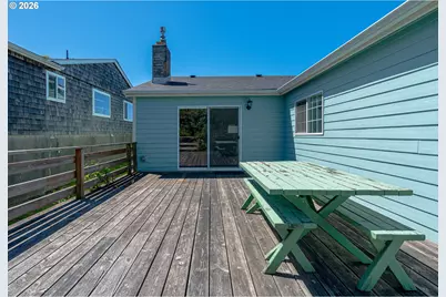 645 SE 4th St, Newport, OR 97365 - Photo 43