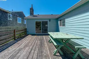 645 SE 4th St, Newport, OR 97365 - Photo 43