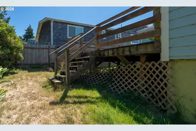 645 SE 4th St, Newport, OR 97365 - Photo 41