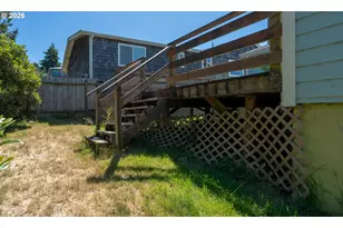 645 SE 4th St, Newport, OR 97365 - Photo 41