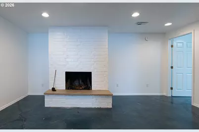 645 SE 4th St, Newport, OR 97365 - Photo 37