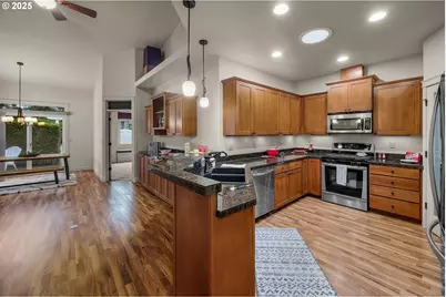 7109 NE 57th St, Vancouver, WA 98661 - Photo 5