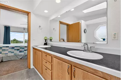 638 NE 55th St, Newport, OR 97365 - Photo 23