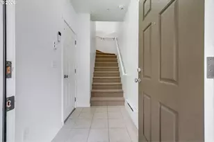 10857 SW Canterbury Ln, Tigard, OR 97224 - Photo 3