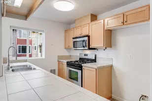 10857 SW Canterbury Ln, Tigard, OR 97224 - Photo 13