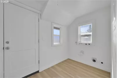 455 S 38th St, Springfield, OR 97478 - Photo 23