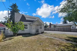 455 S 38th St, Springfield, OR 97478 - Photo 5