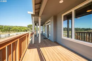 87142 Vesta Ln, Bandon, OR 97411 - Photo 7