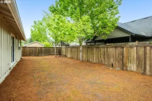 3648 Plumtree Dr, Eugene, OR 97402 - Photo 29