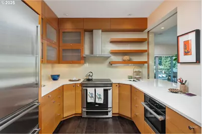 2323 SW Park Pl #1006, Portland, OR 97205 - Photo 19