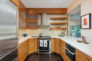 2323 SW Park Pl, Portland, OR 97205 - Photo 19