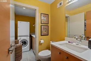 2323 SW Park Pl, Portland, OR 97205 - Photo 31