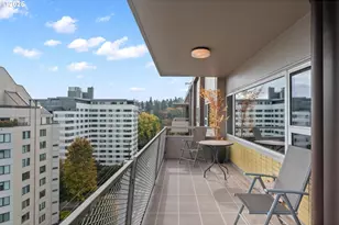2323 SW Park Pl, Portland, OR 97205 - Photo 41