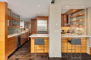 2323 SW Park Pl, Portland, OR 97205 - Photo 13