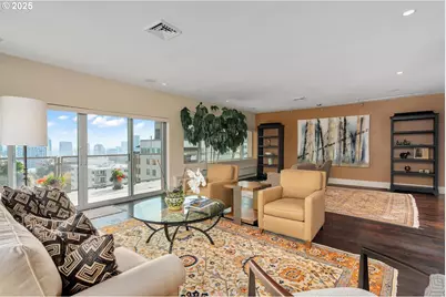 2323 SW Park Pl #1006, Portland, OR 97205 - Photo 11