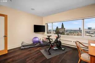 2323 SW Park Pl, Portland, OR 97205 - Photo 25