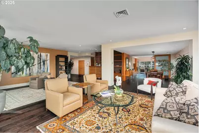 2323 SW Park Pl #1006, Portland, OR 97205 - Photo 9