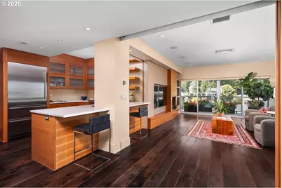 2323 SW Park Pl #1006, Portland, OR 97205 - Photo 21