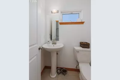 910 NW Oceania Dr, Waldport, OR 97394 - Photo 5