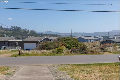 910 NW Oceania Dr, Waldport, OR 97394 - Photo 37