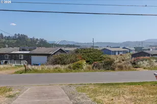 910 NW Oceania Dr, Waldport, OR 97394 - Photo 37