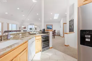 910 NW Oceania Dr, Waldport, OR 97394 - Photo 9