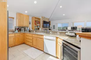 910 NW Oceania Dr, Waldport, OR 97394 - Photo 7