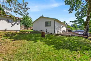 211 Fox St, Rainier, OR 97048 - Photo 37