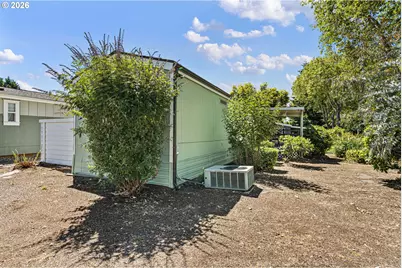 1400 Candlelight Dr #180, Eugene, OR 97402 - Photo 19