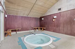 1400 Candlelight Dr, Eugene, OR 97402 - Photo 23
