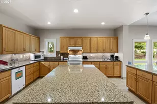 1400 Candlelight Dr, Eugene, OR 97402 - Photo 29