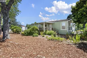 1400 Candlelight Dr, Eugene, OR 97402 - Photo 17