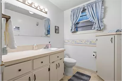 6807 Corregidor Rd, Vancouver, WA 98664 - Photo 39