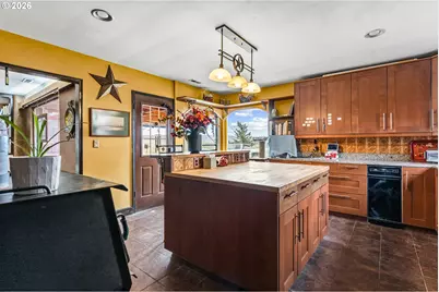 24 NE Mount Hebron Dr, Pendleton, OR 97801 - Photo 7