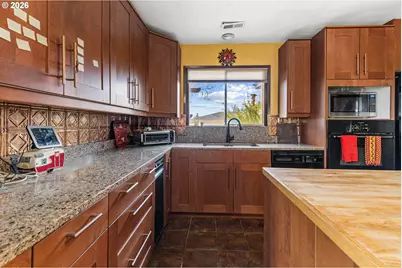 24 NE Mount Hebron Dr, Pendleton, OR 97801 - Photo 9