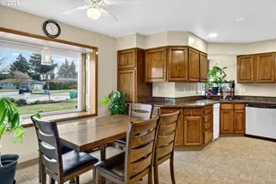 14530 NE Knott Ct, Portland, OR 97230 - Photo 9