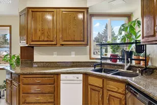 14530 NE Knott Ct, Portland, OR 97230 - Photo 9