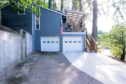 7025 Glacier Dr, Springfield, OR 97478 - Photo 3