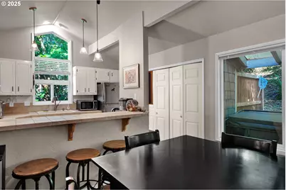 7025 Glacier Dr, Springfield, OR 97478 - Photo 13