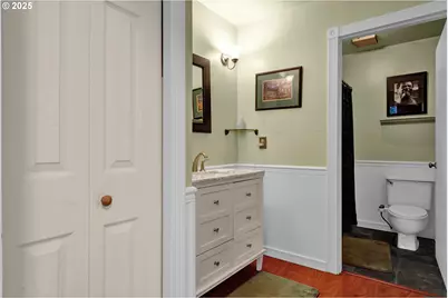 7025 Glacier Dr, Springfield, OR 97478 - Photo 17