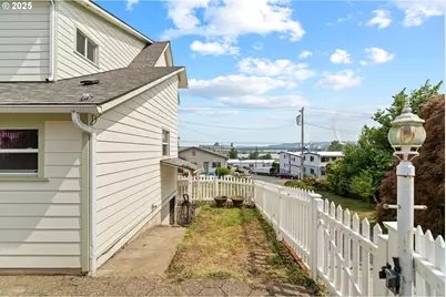 322 W C St, Rainier, OR 97048 - Photo 39