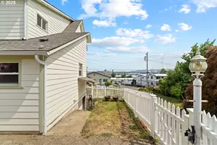 322 W C St, Rainier, OR 97048 - Photo 39